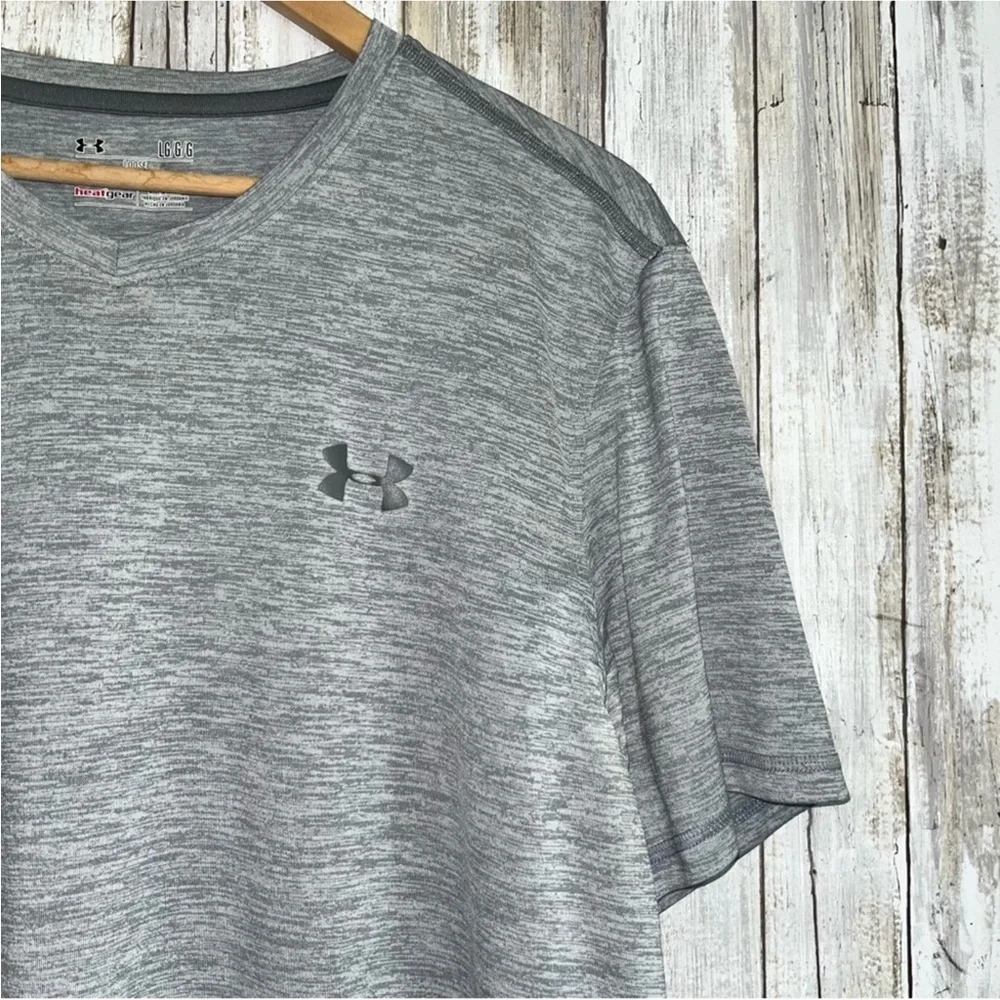 Under Armor Men’s Grey Tee - Picture 2 of 4